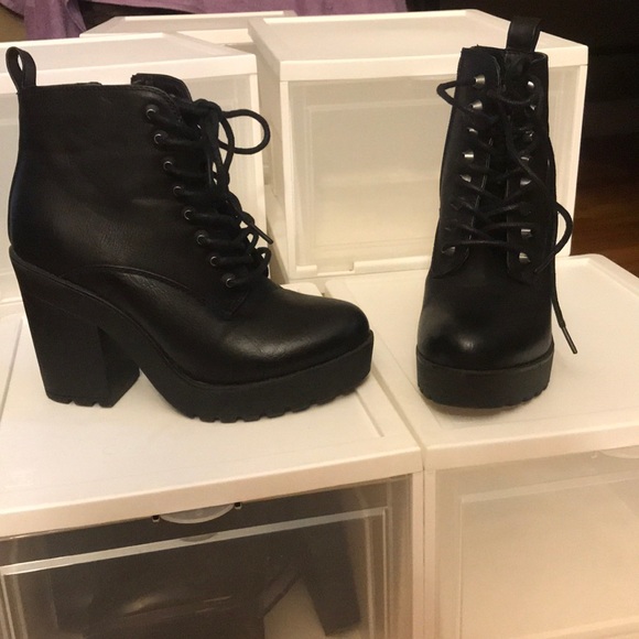 Madden Girl Black Ankle Boots - Picture 5 of 6